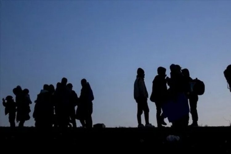 T&uuml;rkiye genelinde son bir haftada 2 bin 106 d&uuml;zensiz g&ouml;&ccedil;men sınır dışı edildi