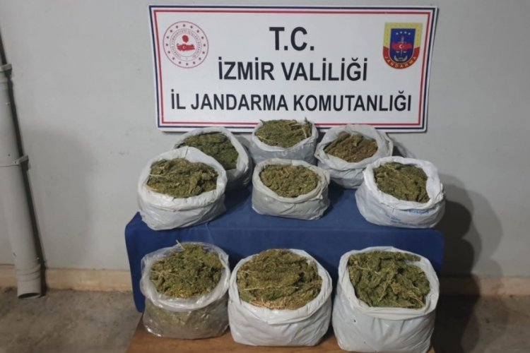 İzmir'de yol kontrol&uuml;nde 11 kilo uyuşturucu ele ge&ccedil;irildi