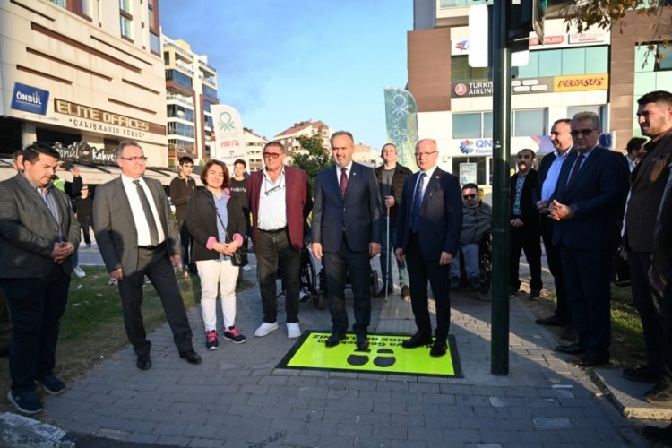 Bursa'da temassız ge&ccedil;iş engelleri ortadan kaldırıyor