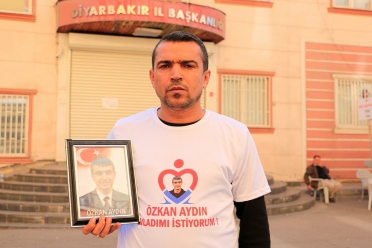 Diyarbakır'da evlat n&ouml;betindeki baba: HDP olmazsa PKK da olmaz