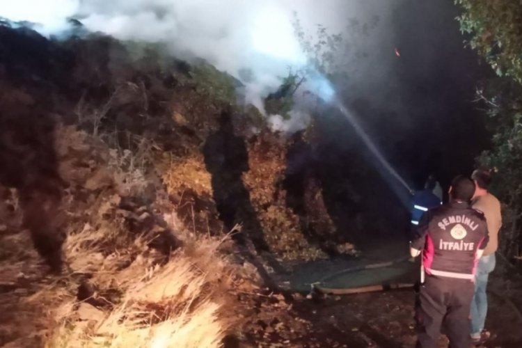 Hakkari'de 7 bin bağ ot ve 13 ton saman k&uuml;l oldu