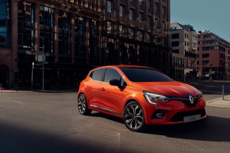 Bursa'da &uuml;retim yapan Renault'un kasım ayı fiyat listesi şoke etti