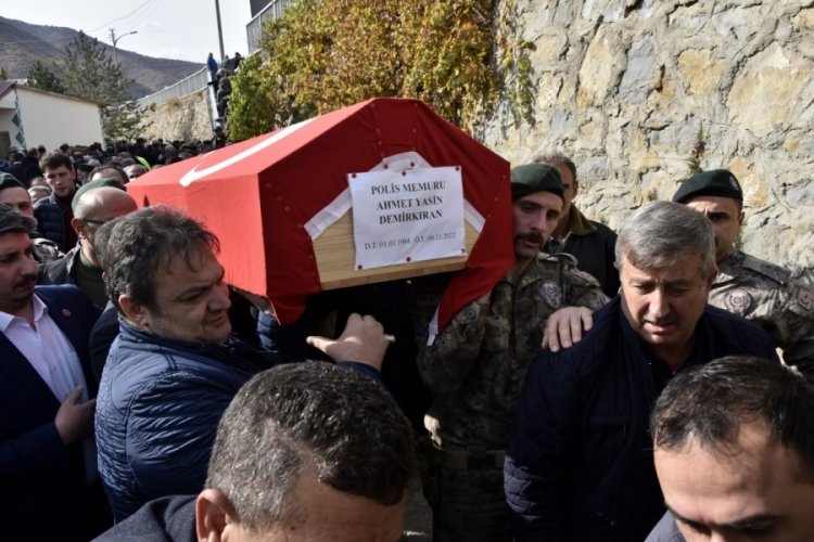 Kocaeli'nde kalp krizi sonucu &ouml;len polis memuru g&ouml;zyaşları ile defnedildi