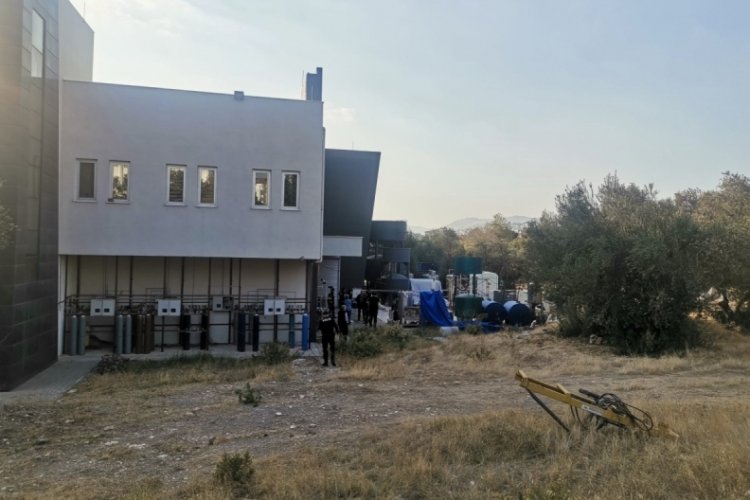 Ege &Uuml;niversitesinde deney sırasında patlama: 2 yaralı