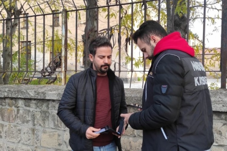 Kayseri'de okul &ouml;nlerinde uyuşturucu denetimi