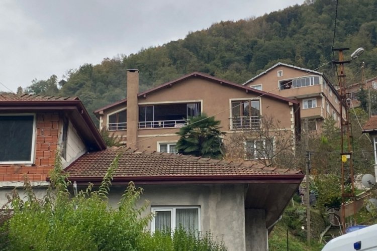 Zonguldak'ta ş&ouml;mine bacasından &ccedil;ıkan yangın paniğe sebep oldu