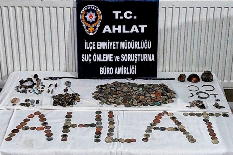 Bitlis'te sikke ve tarihi eser ele ge&ccedil;irildi