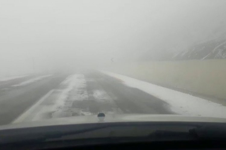 Erzurum Paland&ouml;ken ge&ccedil;idinde sis ve buzlanma etkili oluyor