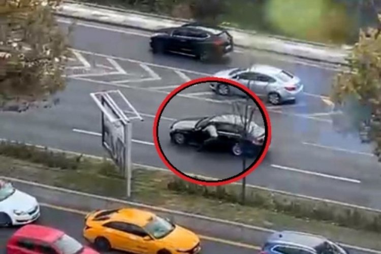 Ankara'da trafikte baygınlık ge&ccedil;iren kadın s&uuml;r&uuml;c&uuml;ye yardıma koştu