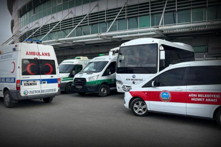 Ağrı'daki otob&uuml;s kazasında hayatını kaybedenlerin sayısı 8'e y&uuml;kseldi