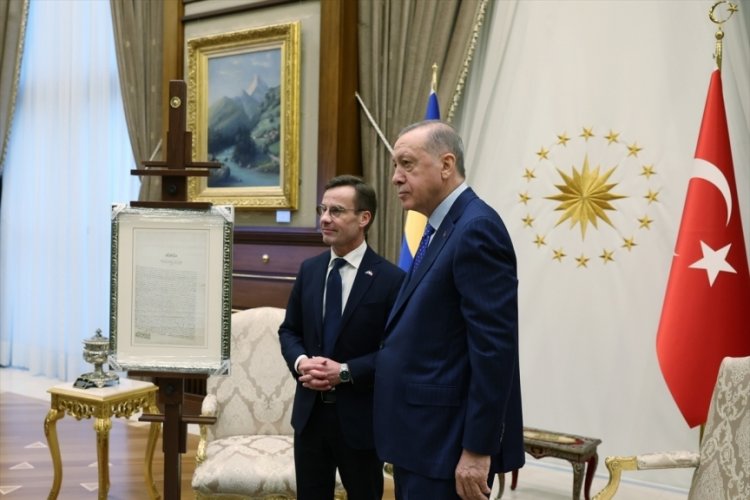 Cumhurbaşkanı Erdoğan'dan İsve&ccedil; Başbakanı Kristersson'a anlamlı hediye