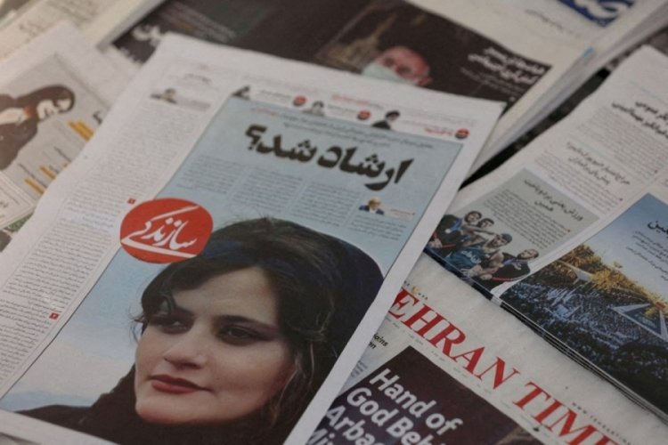İran'da 15 bin protestocuya &ouml;l&uuml;m cezası verilmesi onaylandı
