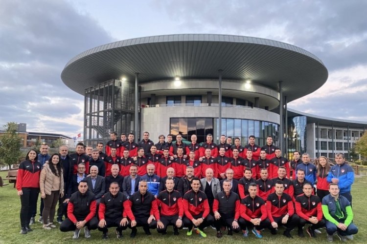 TFF Başkanı B&uuml;y&uuml;kekşi, hakemlerle bir araya geldi