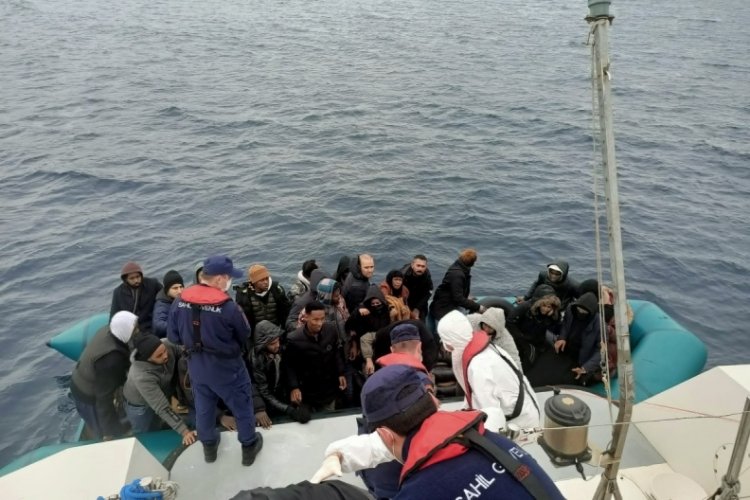 Aydın Kuşadası'nda 38 g&ouml;&ccedil;men kurtarıldı