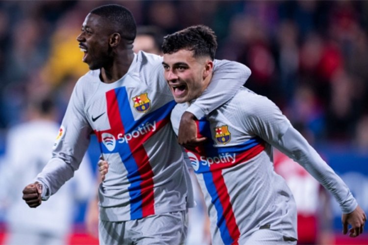 Barcelona 10 kişiyle geriden geldi