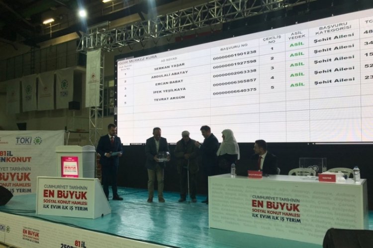 Iğdır'da sosyal konutta kura heyecanı yaşandı