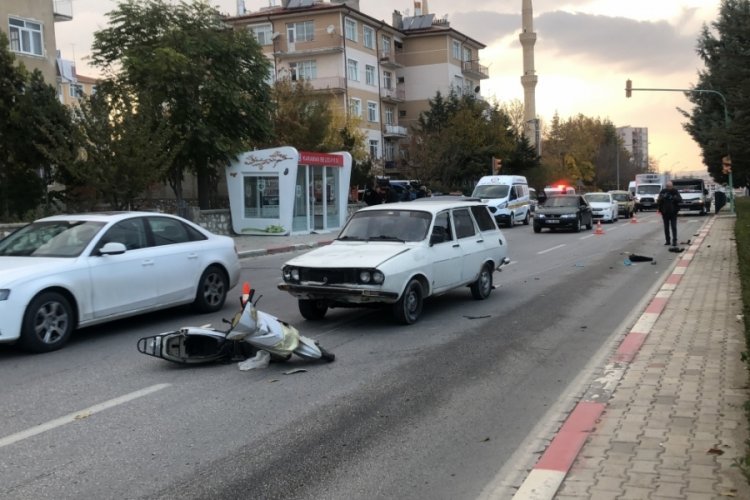 Karaman'da aracın &ccedil;arptığı bisikletli yaşam m&uuml;cadelesi veriyor