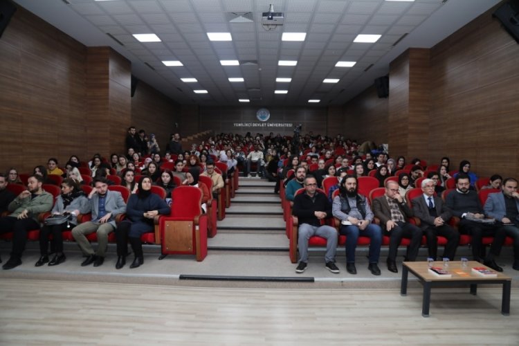 T&uuml;rkiye'de İslamofobi kavramı masaya yatırıldı