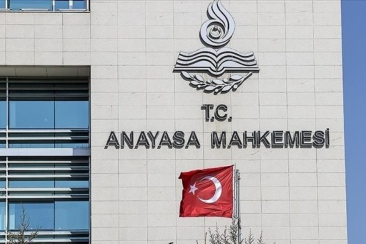 AYM'den, &Ouml;ğretmenlik Meslek Kanununa dair karar &ccedil;ıktı