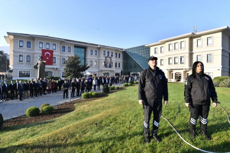 Bursa'da Osmangazi personeli Atat&uuml;rk'&uuml; andı