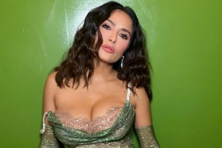 Salma Hayek frikik vermekten son anda kurtuldu