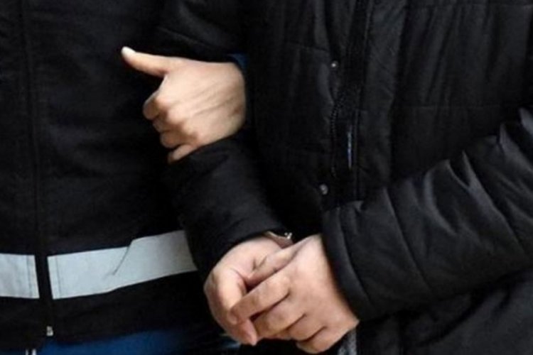 Adana'da Hint keneviri yetiştirmek i&ccedil;in evine d&uuml;zenek kuran zanlı yakalandı