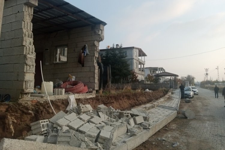 Kayseri'de &uuml;zerine duvar devrilen 28 yaşındaki iş&ccedil;i &ouml;ld&uuml;