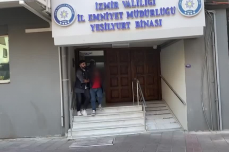 İzmir'de kapora dolandırıcılığı yapan 2 kişi tutuklandı