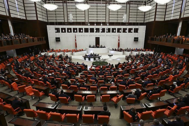 Hazine ve Maliye Bakanlığı b&uuml;t&ccedil;esi komisyonda kabul edildi
