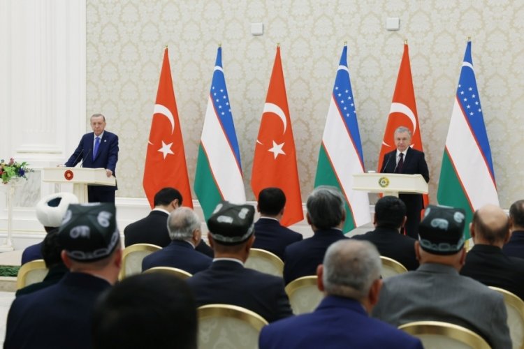 Mirziyoyev'den Erdoğan'a: D&uuml;nya &ccedil;apında iftihar edilen b&uuml;y&uuml;k devlet ve siyaset adamı