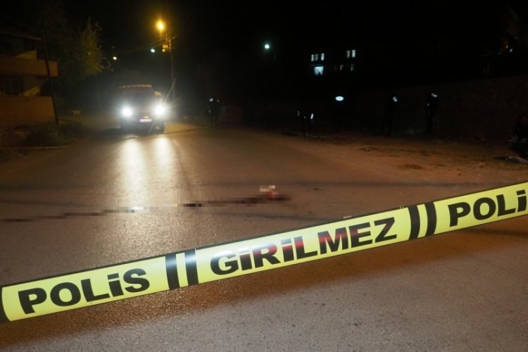 Balıkesir'de eski eşi tarafından sokak ortasında başından vuruldu