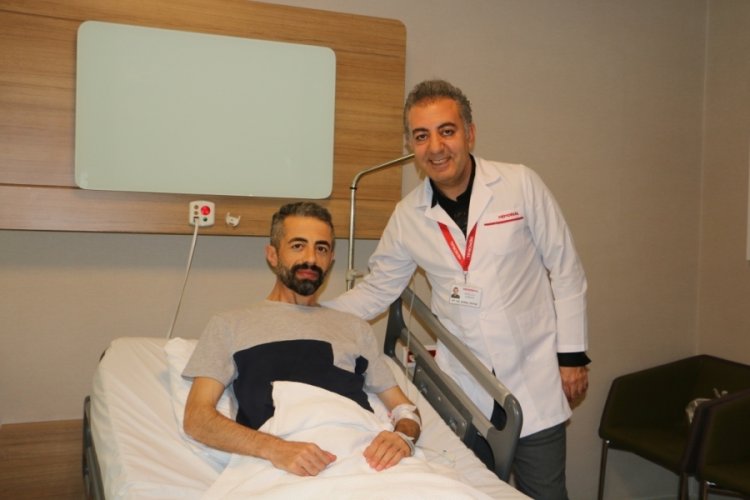 Hastaneye mide şikayeti i&ccedil;in gitti! B&ouml;breğinde 60 santim kist &ccedil;ıktı