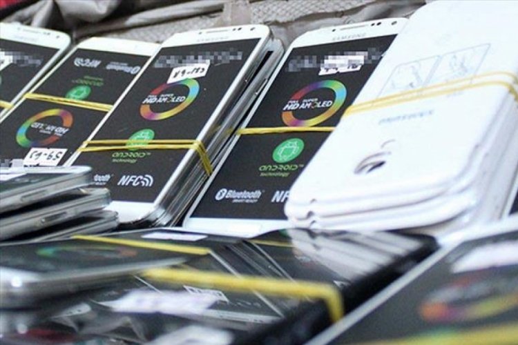 Habur Sınır Kapısı'nda ka&ccedil;ak cep telefonu ele ge&ccedil;irildi