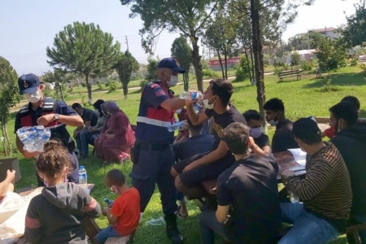 İzmir'de ka&ccedil;maya &ccedil;alışan 180 g&ouml;&ccedil;men yakalandı!