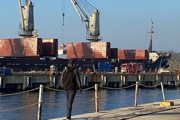 Kocaeli'de tahliye gemisinde yangın paniği!