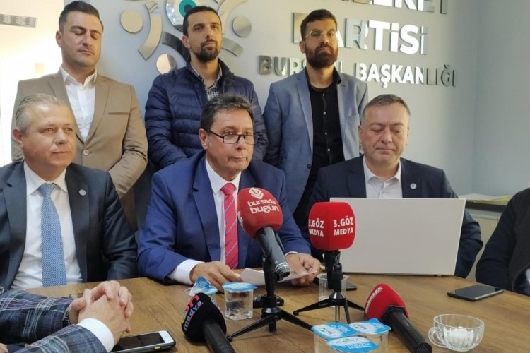 Memleket Partisi Bursa'da İl Başkanı ve 6 il&ccedil;e istifa etti