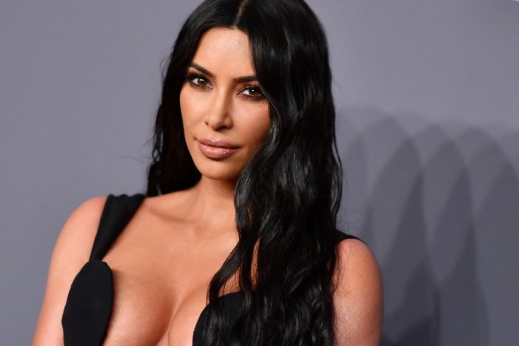 Kim Kardashian Marliyn Monroe'nun elbisesine giremedi