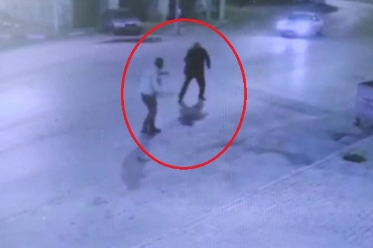 Mersin'de bir kişi husumetlisini tabancayla &ouml;ld&uuml;rd&uuml;