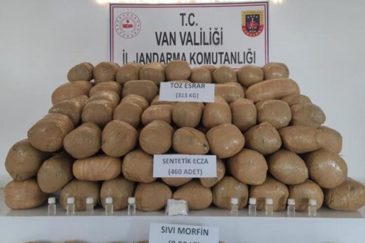 Van'da 313 kilogram toz esrar ele ge&ccedil;irildi