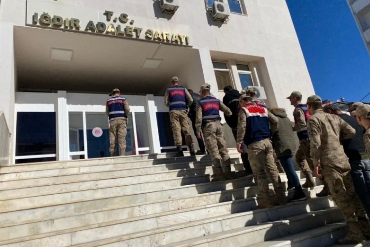 Iğdır'da b&uuml;y&uuml;kbaş hayvan hırsızlığından 3 kişi tutuklanarak cezaevine g&ouml;nderildi