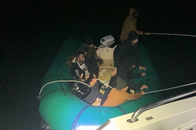 &Ccedil;anakkale a&ccedil;ıklarında 42 d&uuml;zensiz g&ouml;&ccedil;men kurtarıldı
