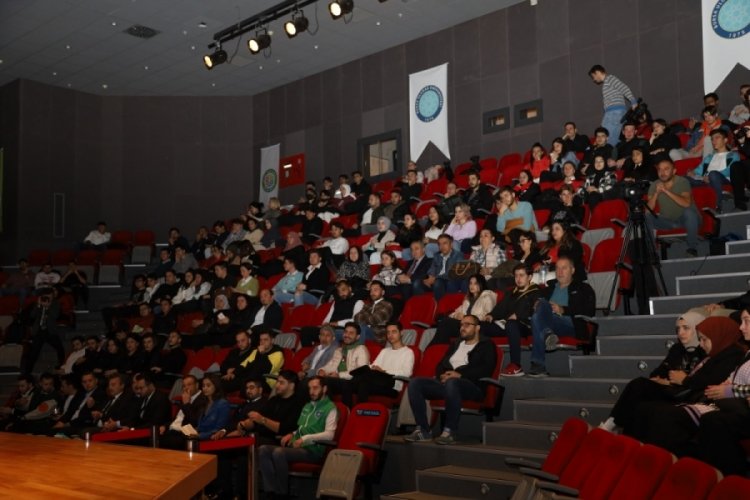 Bursa'da gen&ccedil;ler iş d&uuml;nyasının tecr&uuml;beli isimleriyle bir araya getirdi