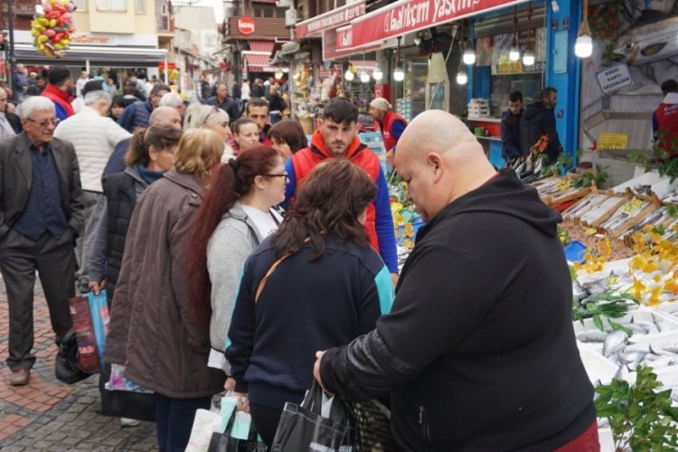 Edirne'de hamsinin sezonu 80 liradan başlamıştı 30 liraya d&uuml;şt&uuml;