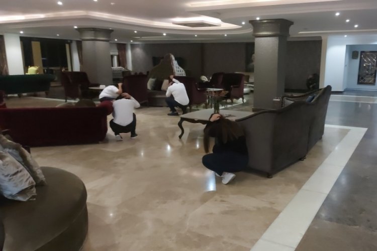 Muğla'da tatbikatı devam ettirip oteli boşalttılar