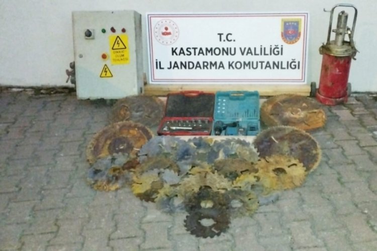 Kastamonu'da 1 milyon liralık hırsızlık yapan 3 ş&uuml;pheli yakalandı