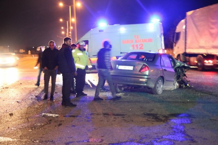 Edirne Kapıkule Sınır Kapısı yolunda tır ile otomobil &ccedil;arpıştı