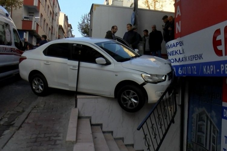 İstanbul Bah&ccedil;elievler'de ehliyetsiz s&uuml;r&uuml;c&uuml; dehşeti sa&ccedil;tı