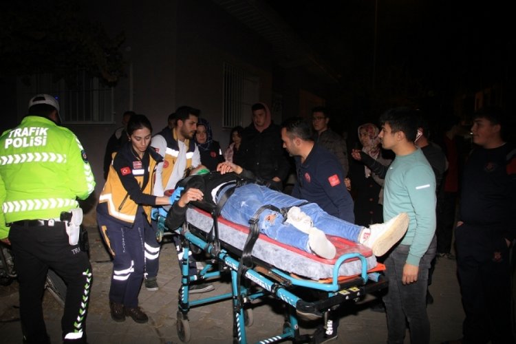 Muğla Kula'da otomobil ile motosiklet &ccedil;arpıştı: 1'i ağır 2 yaralı
