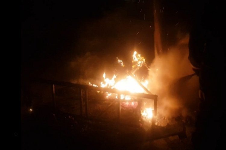 Malatya'da &ccedil;atı yangını tedirginlik yarattı