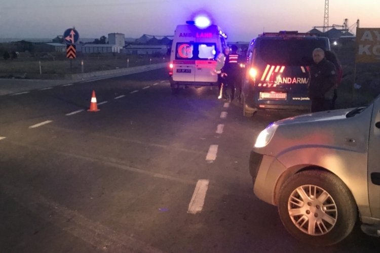 Edirne'de 2 otomobilin &ccedil;arpıştığı kazada 2 kişi yaralandı